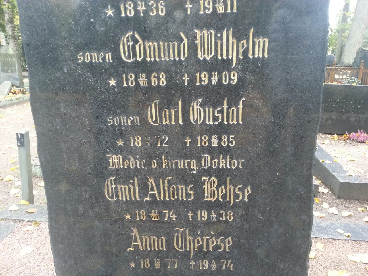 Emil Alfons Behse's tomb, Helsinki (2).JPG